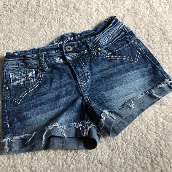 Ariya Pants - Ariya shorts distressed, women’s size 5/6